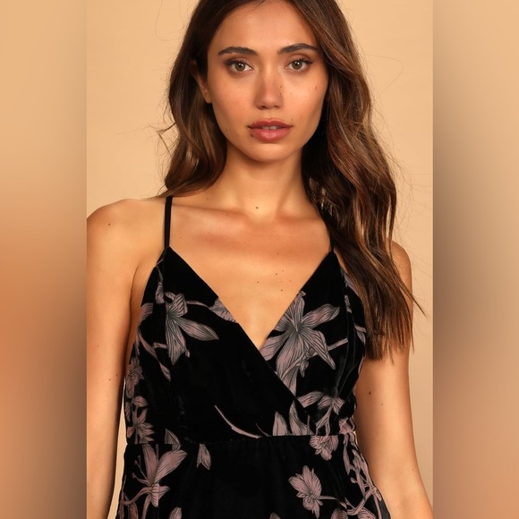 Lulus So Social Black and Mauve Burnout Velvet Floral Skater Dress NWT Size - L - Picture 4 of 11